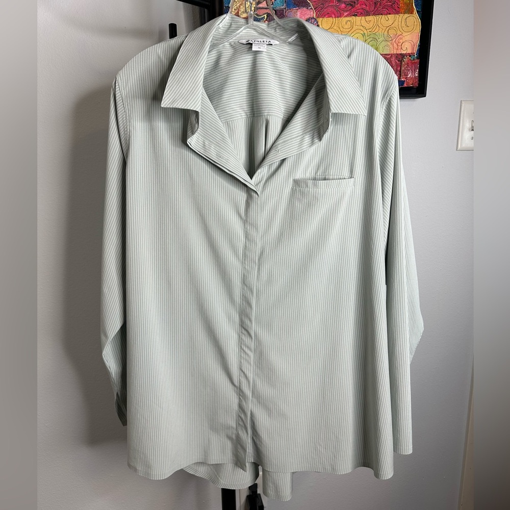 Athleta Urbanite long sleeve button up shirt in light/dark green stripes.Size 1x